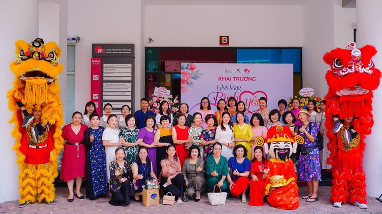 BUỔI LỄ KHAI TRƯƠNG GIAN HÀNG BÌNH YÊN - PEACE SHOP