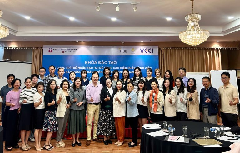 ĐÀO TẠO: ỨNG DỤNG AI ĐỂ NÂNG CAO HIỆU SUẤT CÔNG VIỆC VÀ BẢO ĐẢM AN TOÀN THÔNG TIN CHO DOANH NGHIỆP NHỎ VÀ VỪA DO PHỤ NỮ LÀM CHỦ