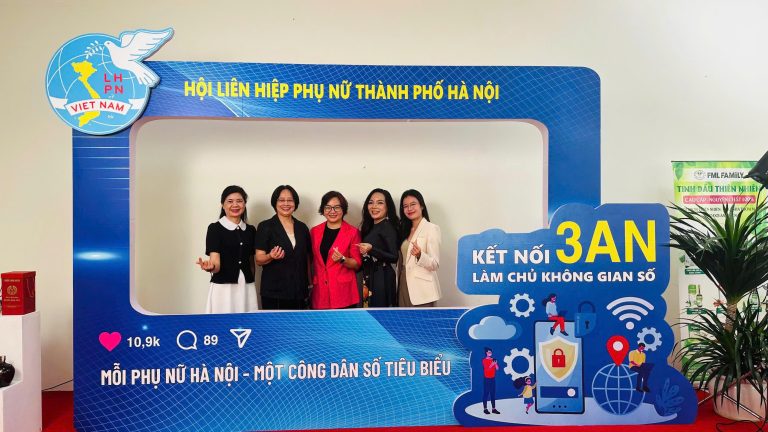 HNEW THAM DỰ CHƯƠNG TRÌNH TRUYỀN THÔNG “PHỤ NỮ THỦ ĐÔ ỨNG DỤNG CÔNG NGHỆ, CHUYỂN ĐỔI SỐ TRONG KINH TẾ TẬP THỂ”