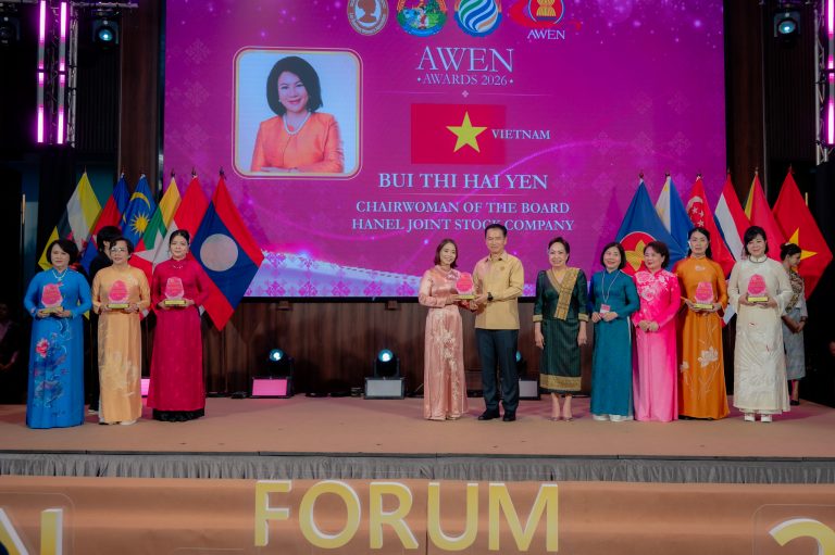 CHỦ TỊCH HNEW BÙI THỊ HẢI YẾN VINH DỰ NHẬN GIẢI THƯỞNG “NỮ DOANH NHÂN ASEAN XUẤT SẮC” NĂM 2026